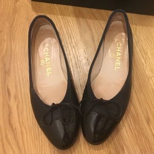 Chanel ballet flats in Navy Blue and black